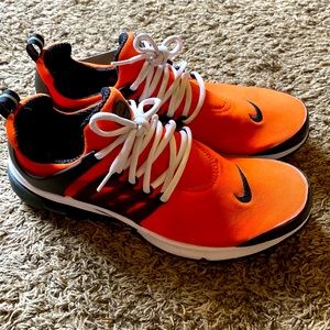 Size 12 Men’s Orange/Black Nike Air PRESTO’s